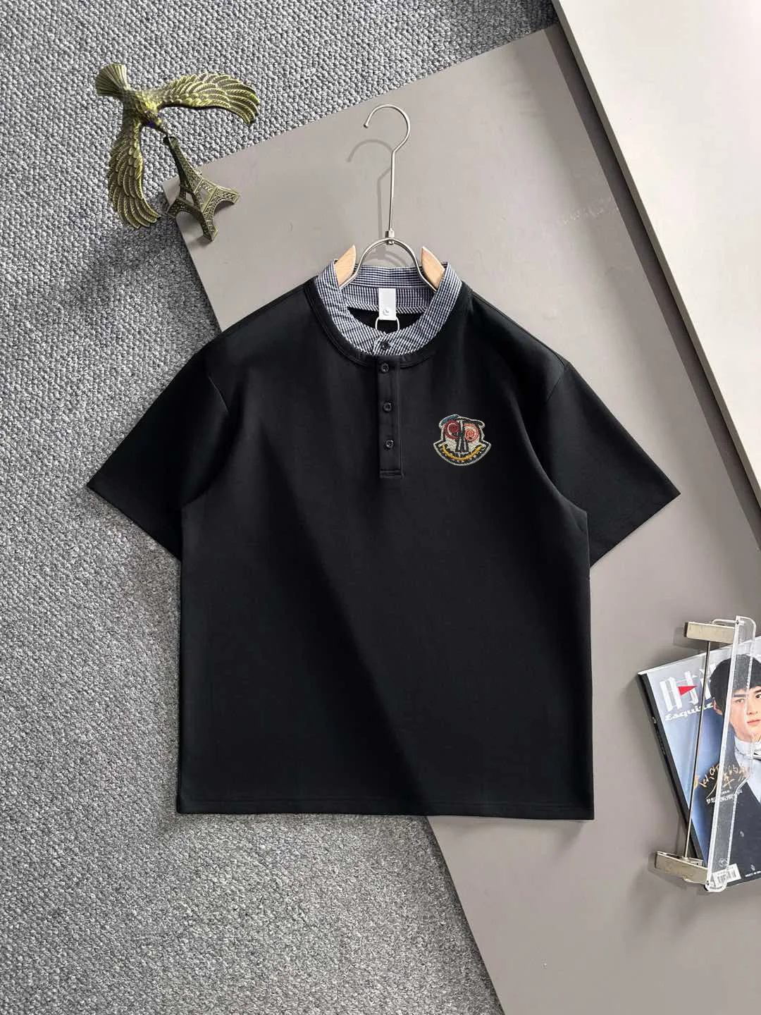 Mouth-high Quality 26ss New Arrival men's short-sleeved T-shirt is made of combed cotton yarn spun cotton fabric, no pressure when entering and exiting the counter. Exclusive control of raw materials. It feels substantial when weighed, and the upper body is more textured than ordinary T-shirts. This texture can handle the weather easily and is suitable for both hot and cold conditions! Designed for a loose fit. Size: M to 4XL